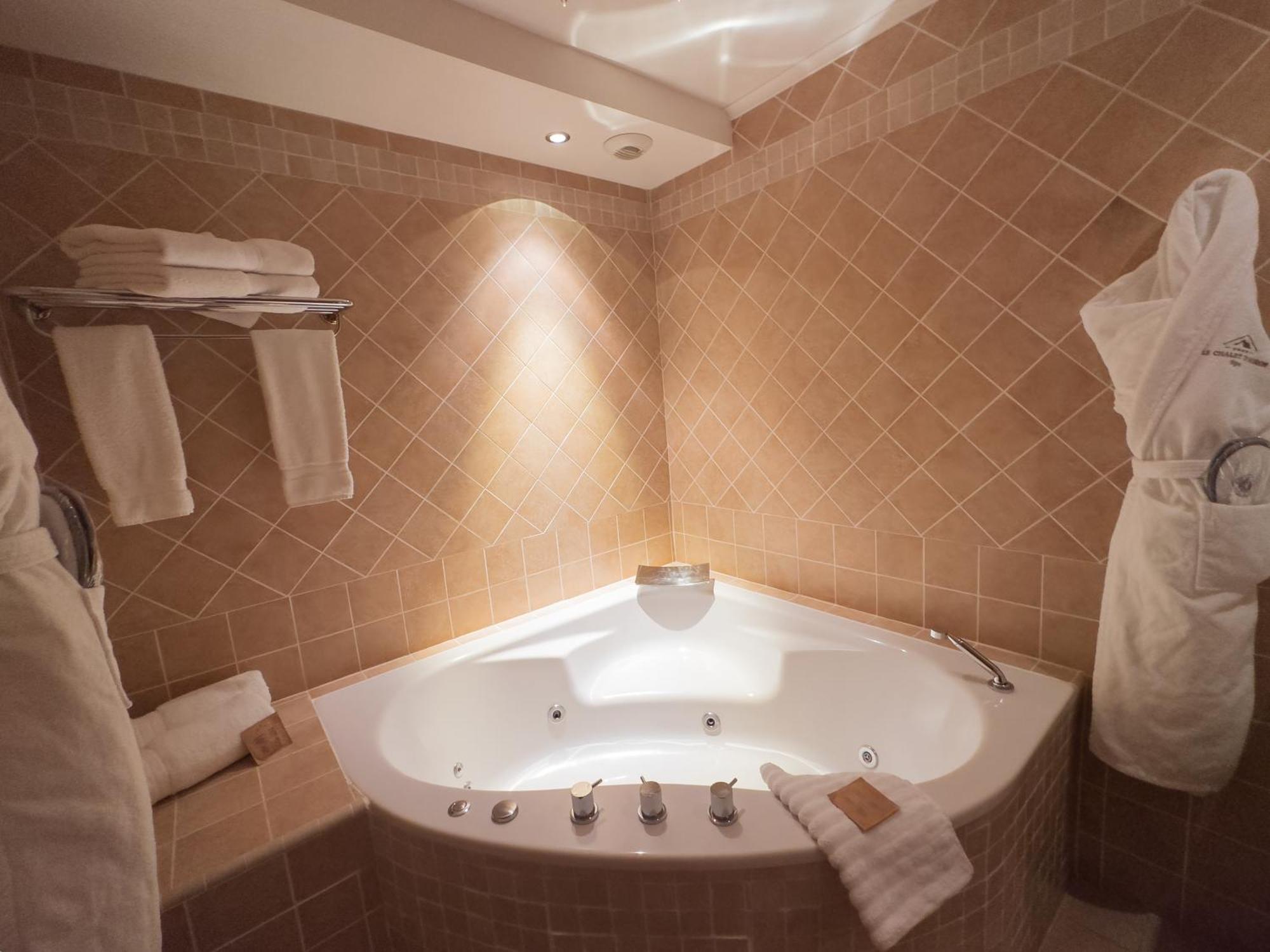 Hotel Le Chalet D'Auron Restaurant Et Spa Dış mekan fotoğraf
