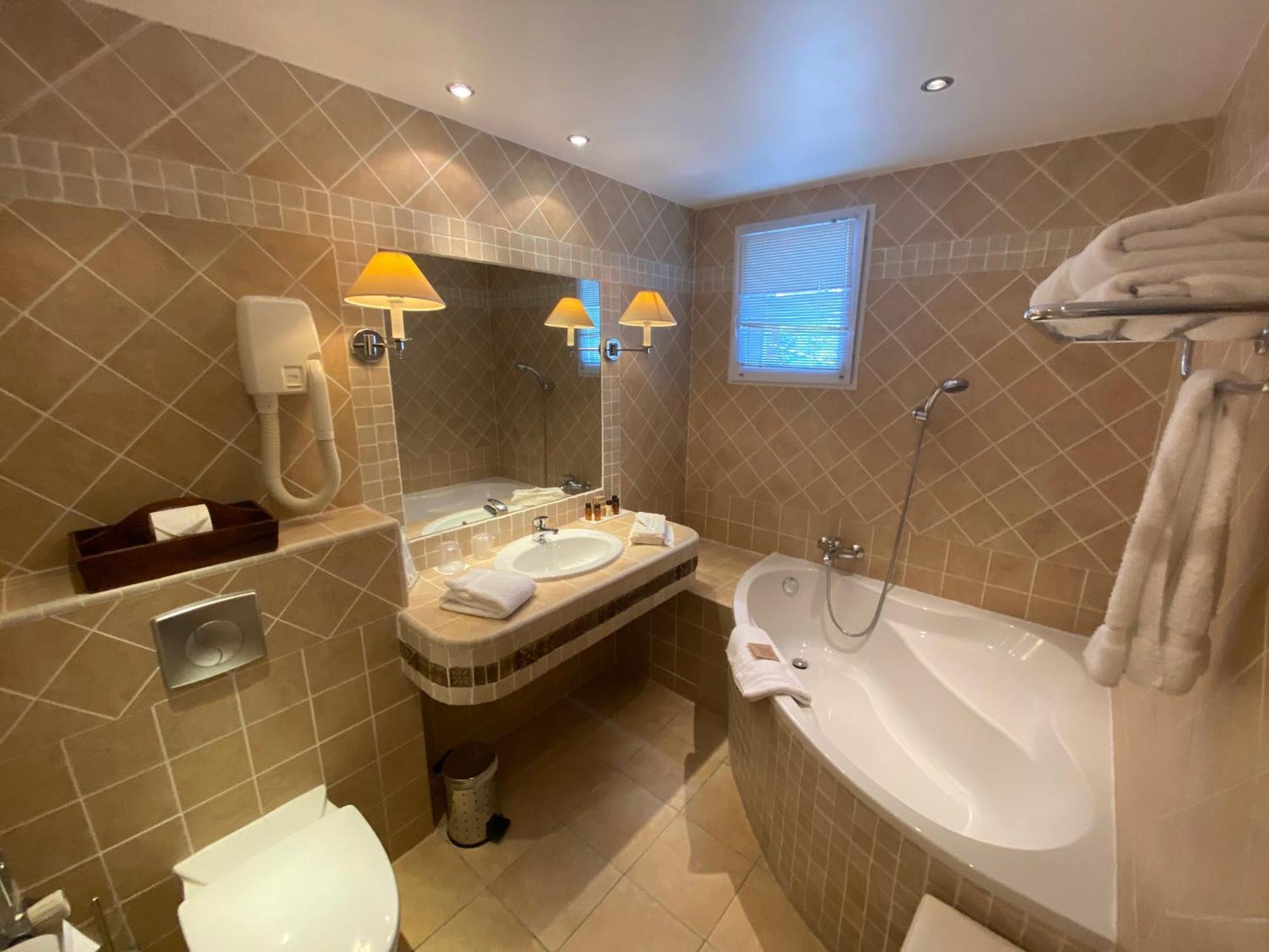 Hotel Le Chalet D'Auron Restaurant Et Spa Dış mekan fotoğraf